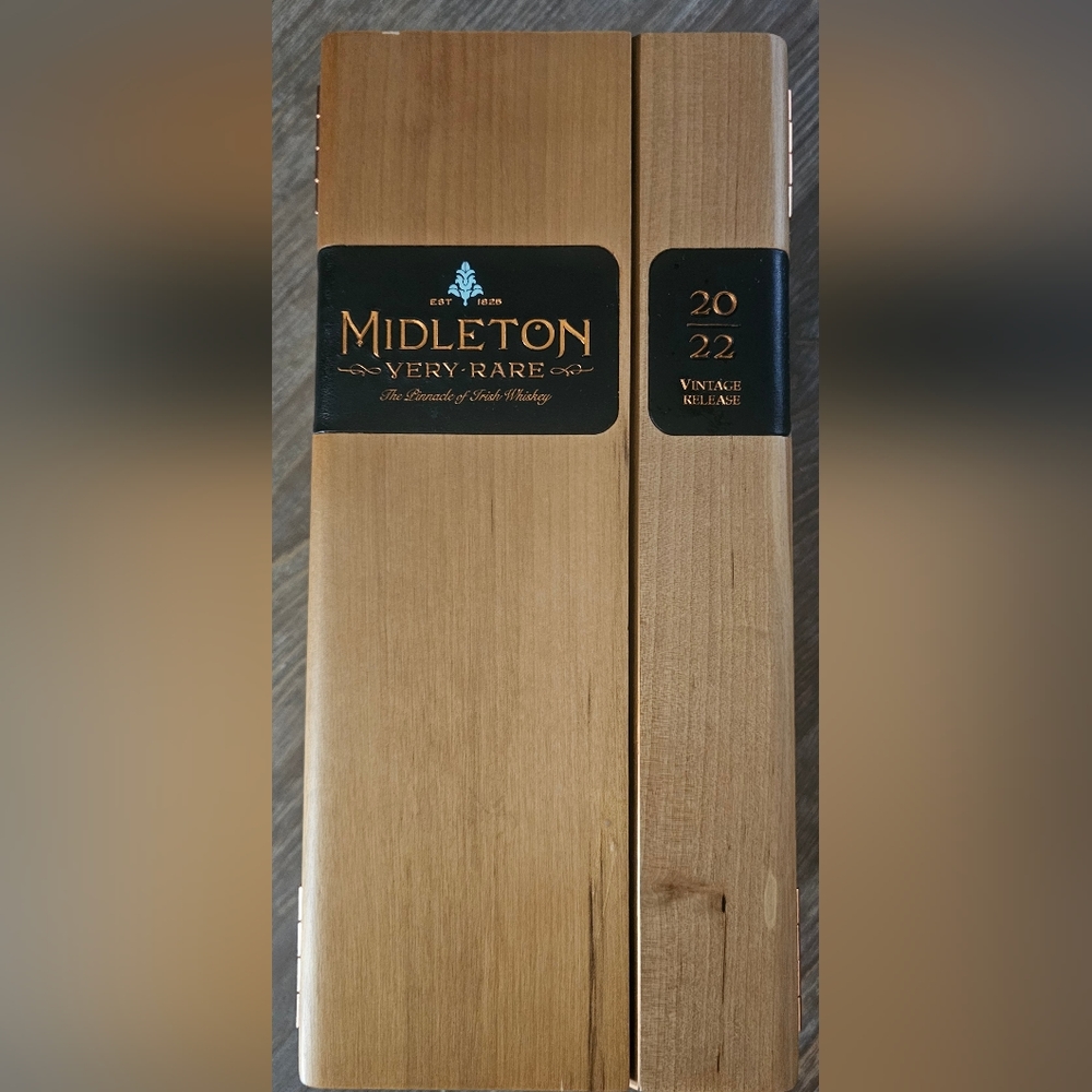 Wooden Jameson whiskey box
